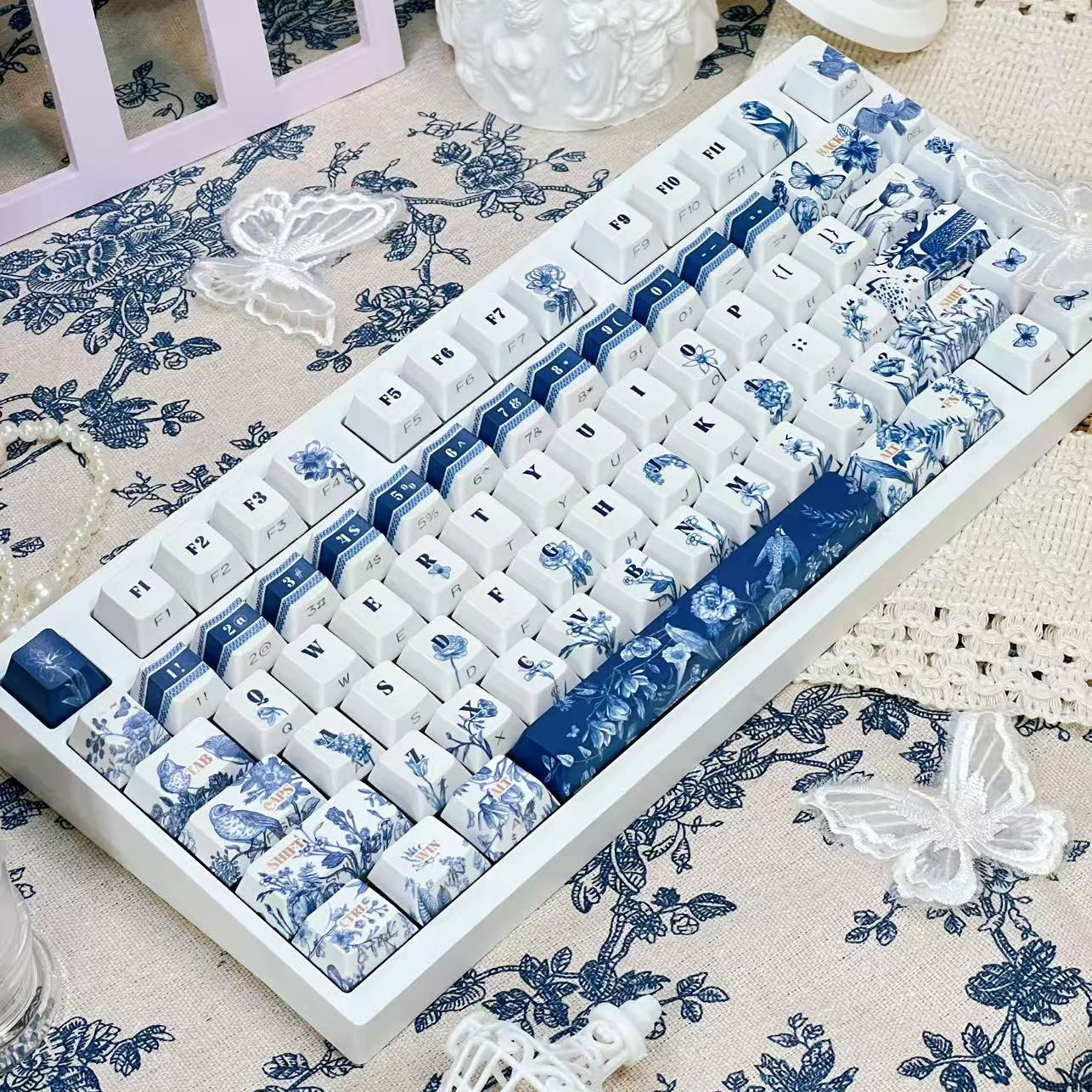 Mystic Garden Blue Chinoiserie PBT Keycap Set